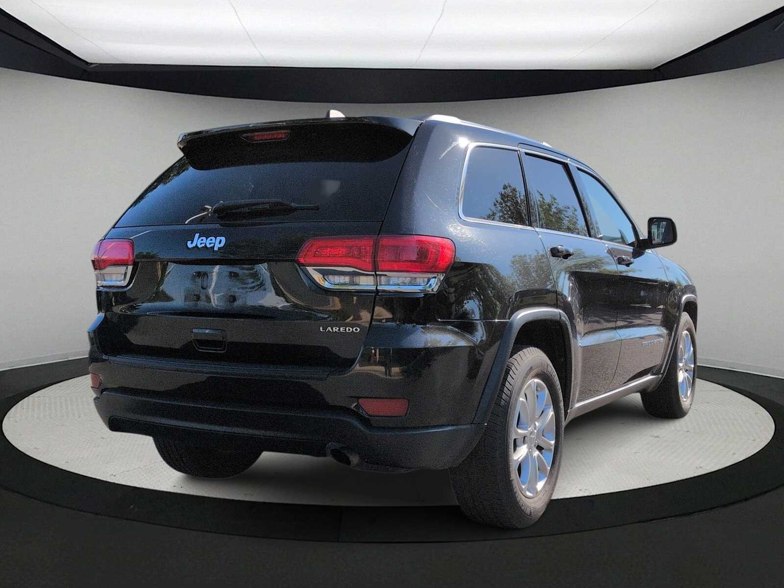 Thumbnail: 2014 Jeep Grand Cherokee - 8