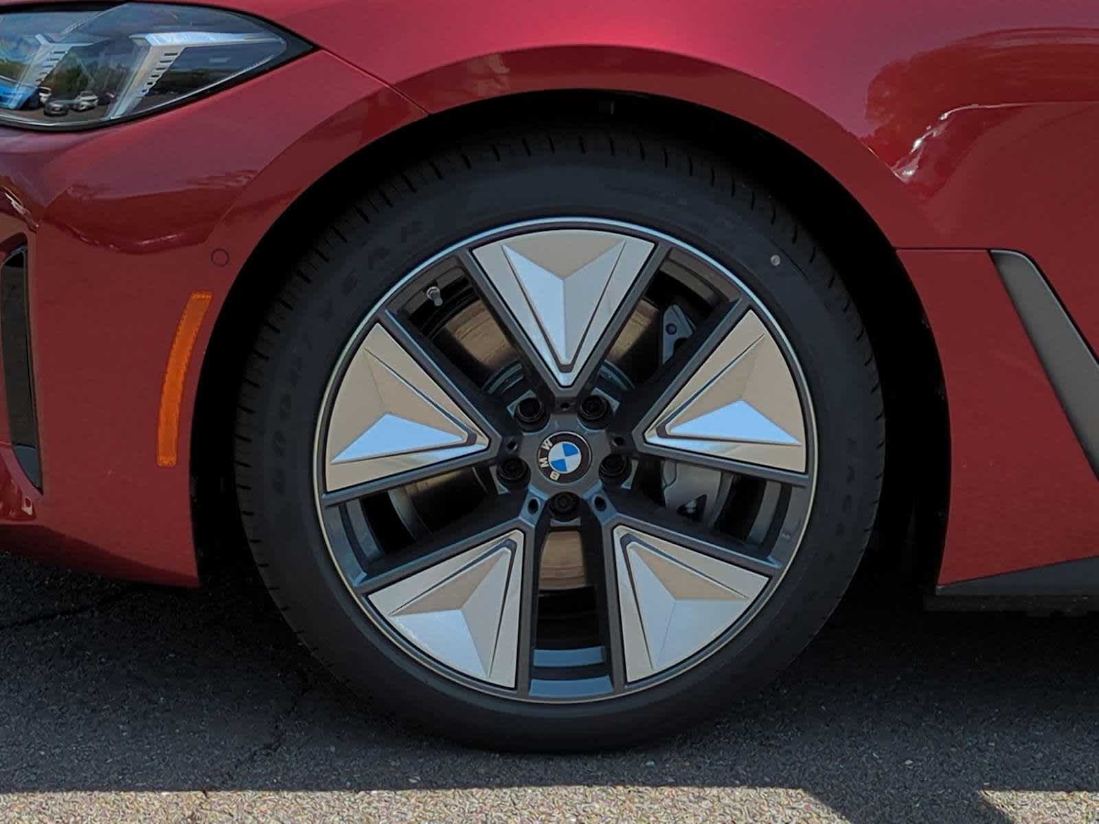 Thumbnail: 2025 BMW i4 - 14