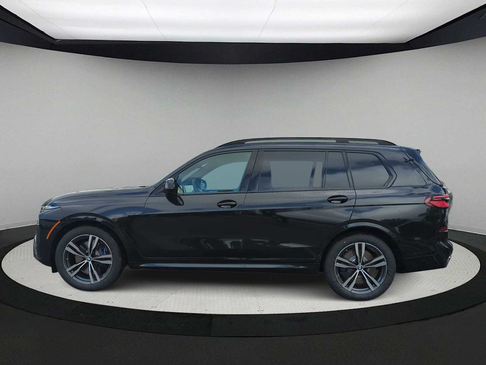 Thumbnail: 2026 BMW X7 - 5