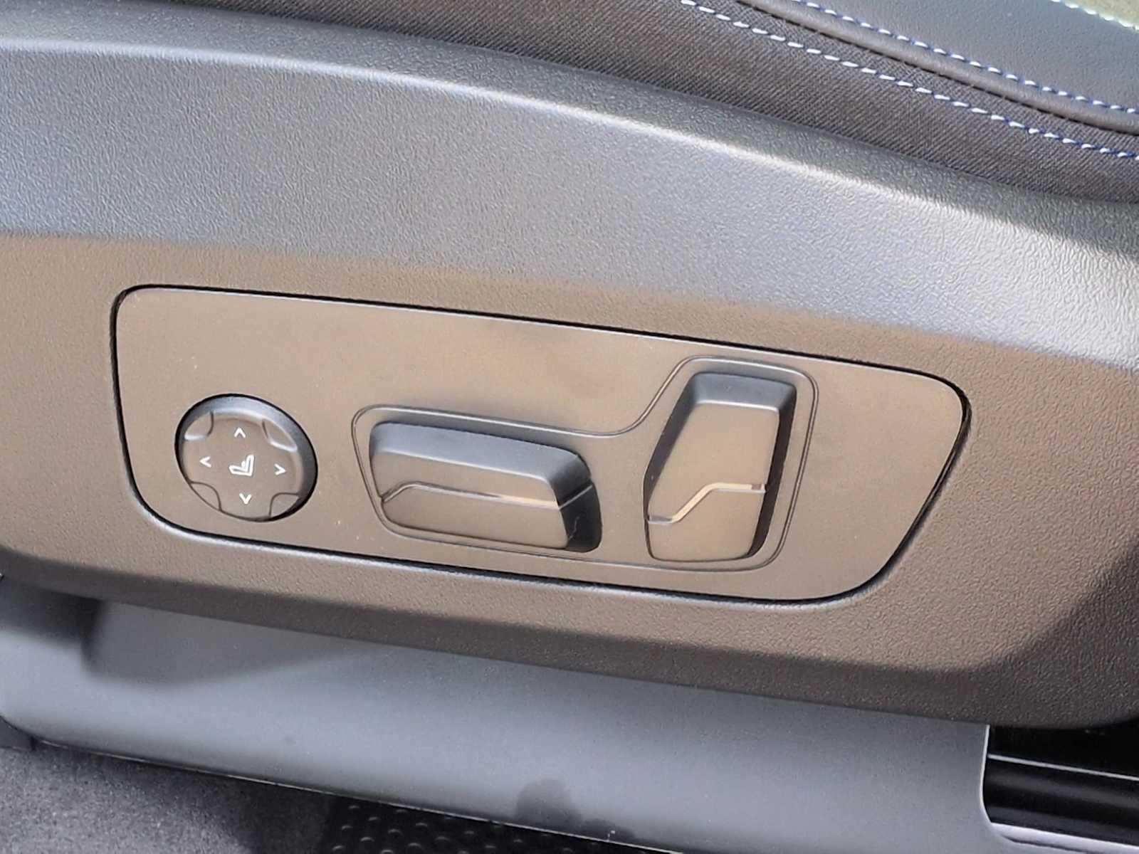 Thumbnail: 2026 BMW X2 - 18