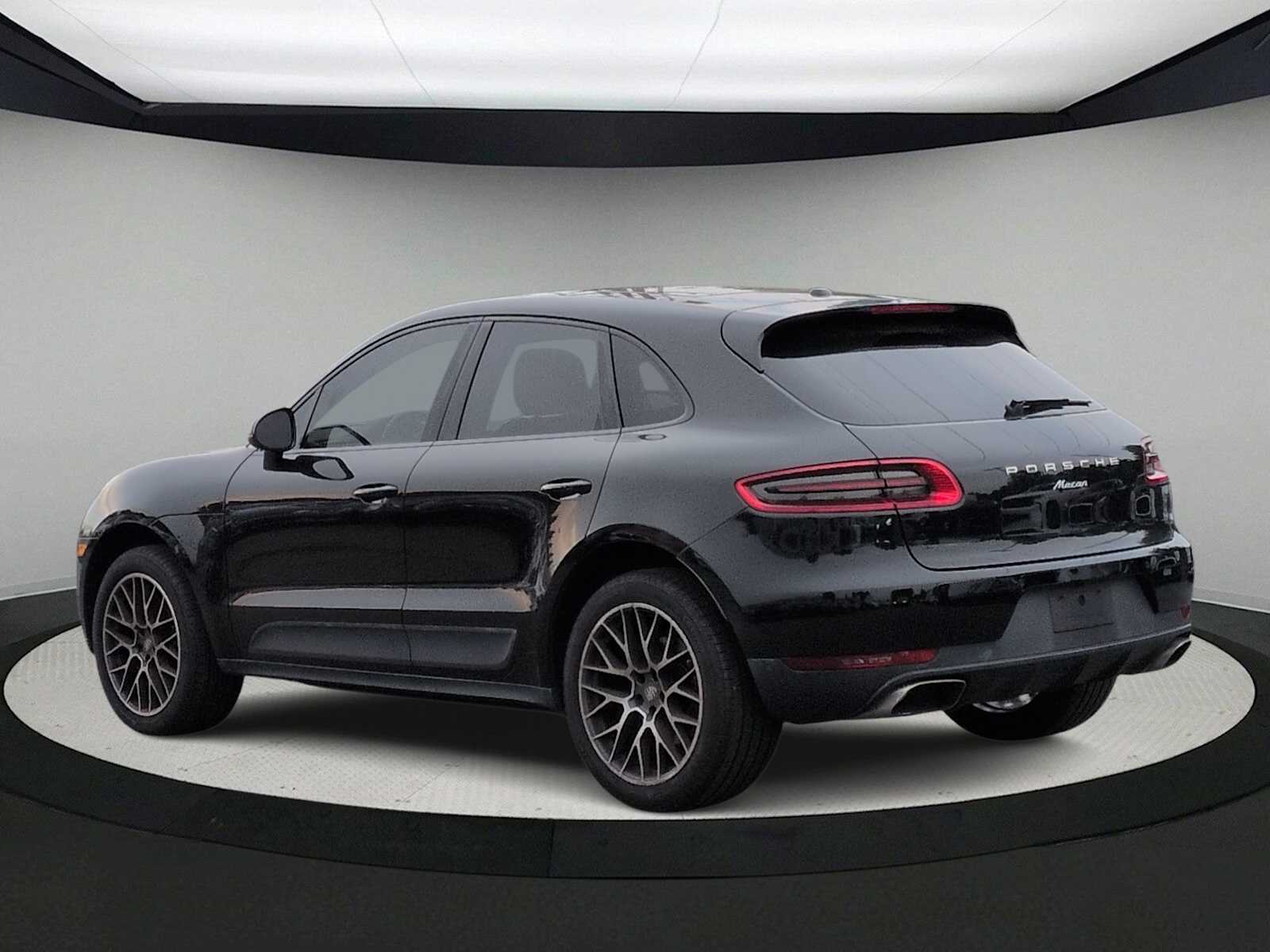 Thumbnail: 2018 Porsche Macan - 6