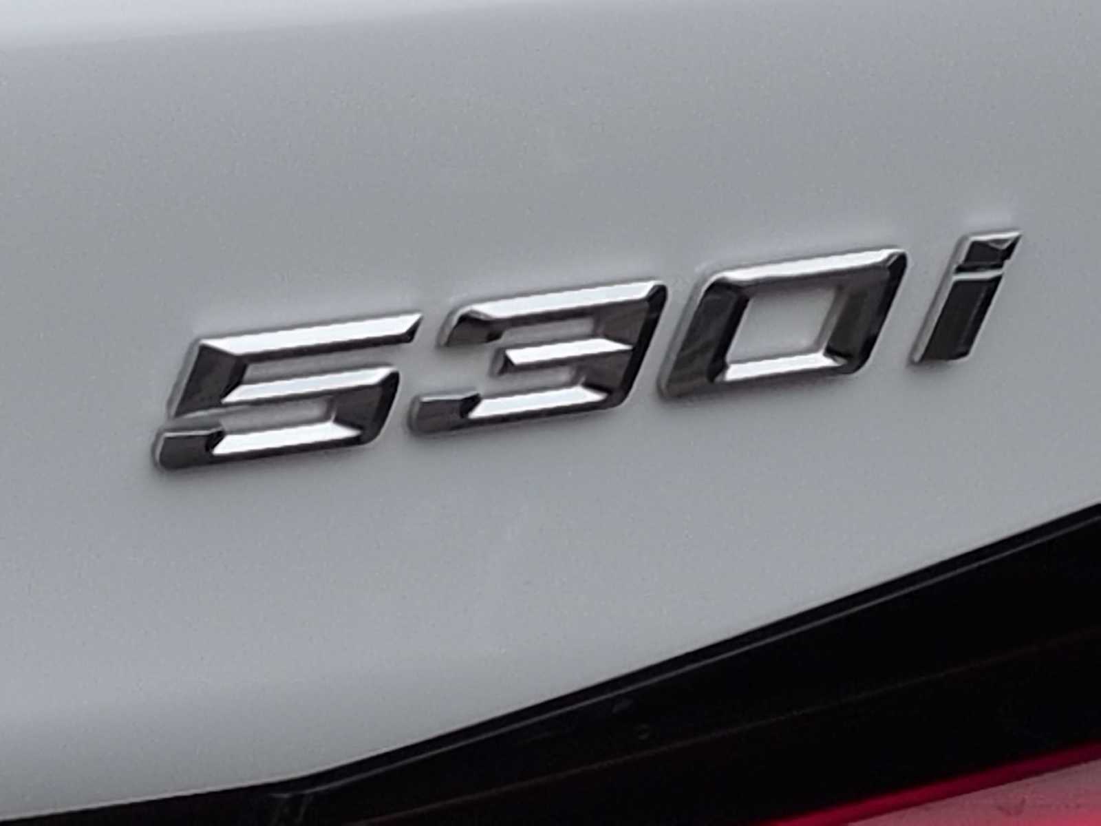 Thumbnail: 2023 BMW 5 Series - 12