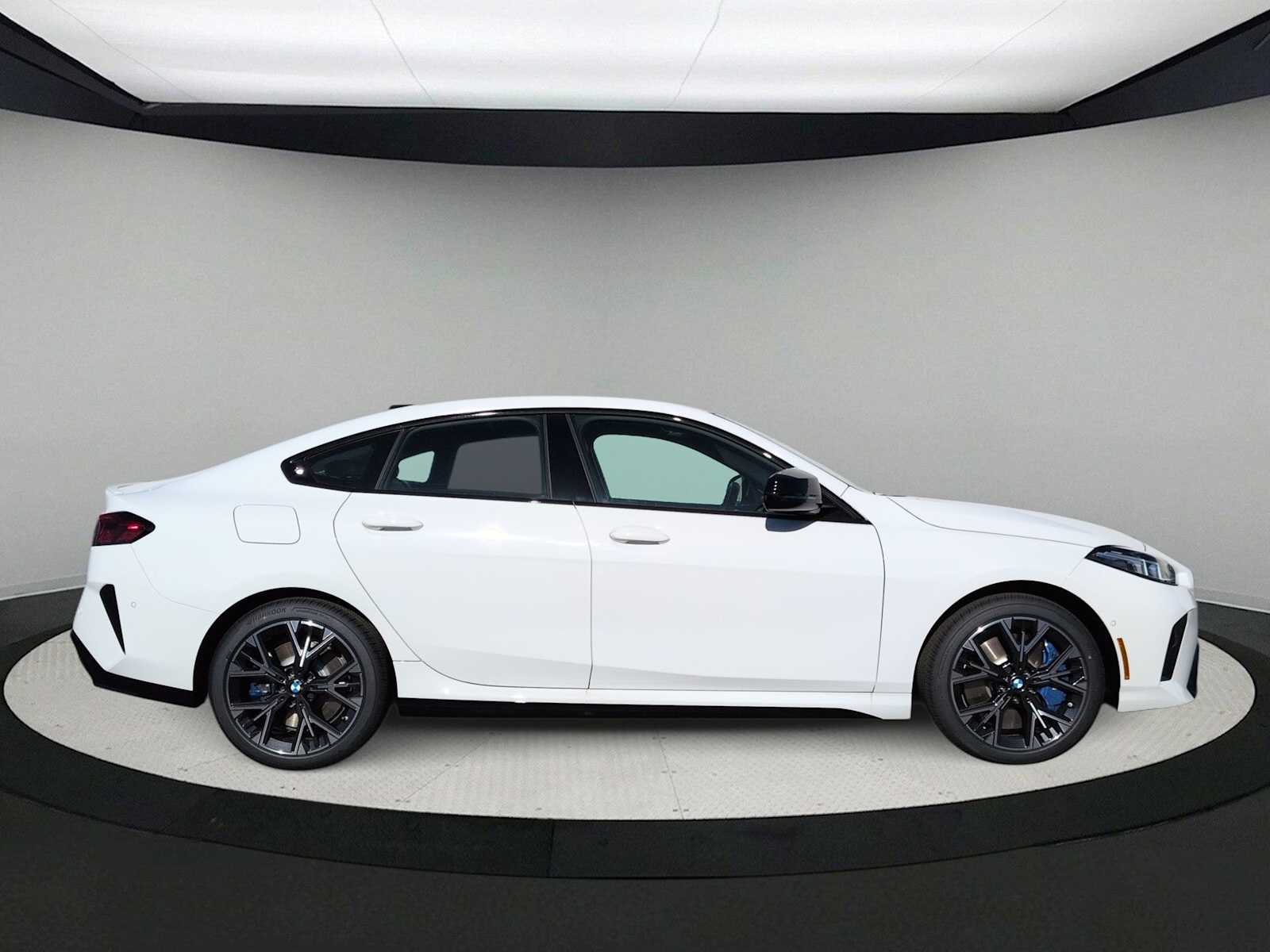 Thumbnail: 2026 BMW 2 Series - 9