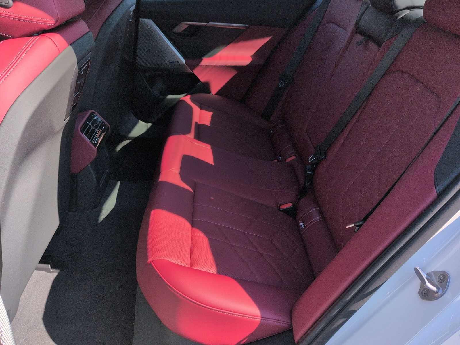 Thumbnail: 2026 BMW 5 Series - 21