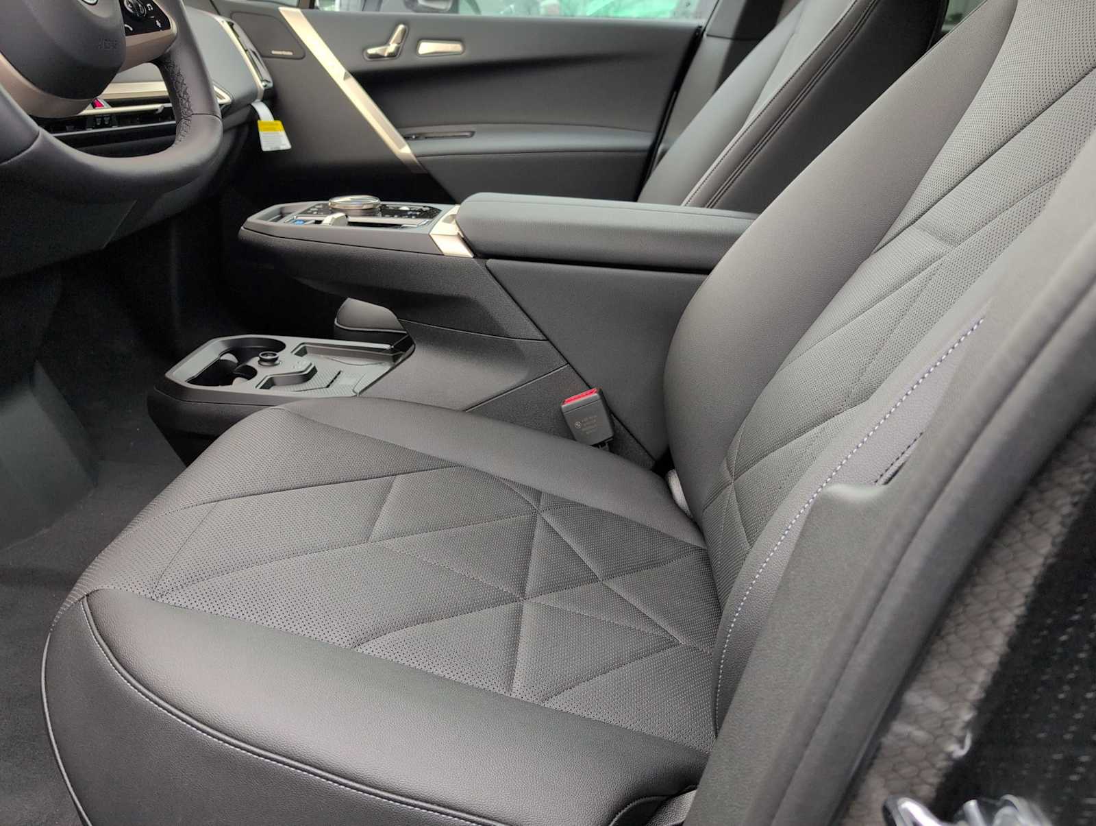 Thumbnail: 2026 BMW iX - 16