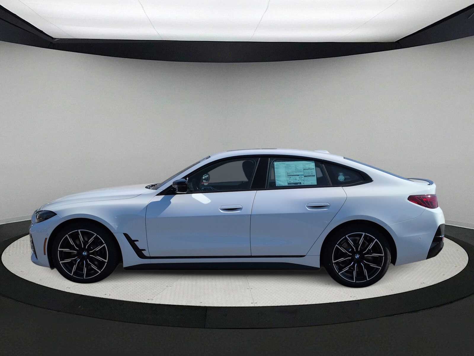 Thumbnail: 2026 BMW i4 - 5