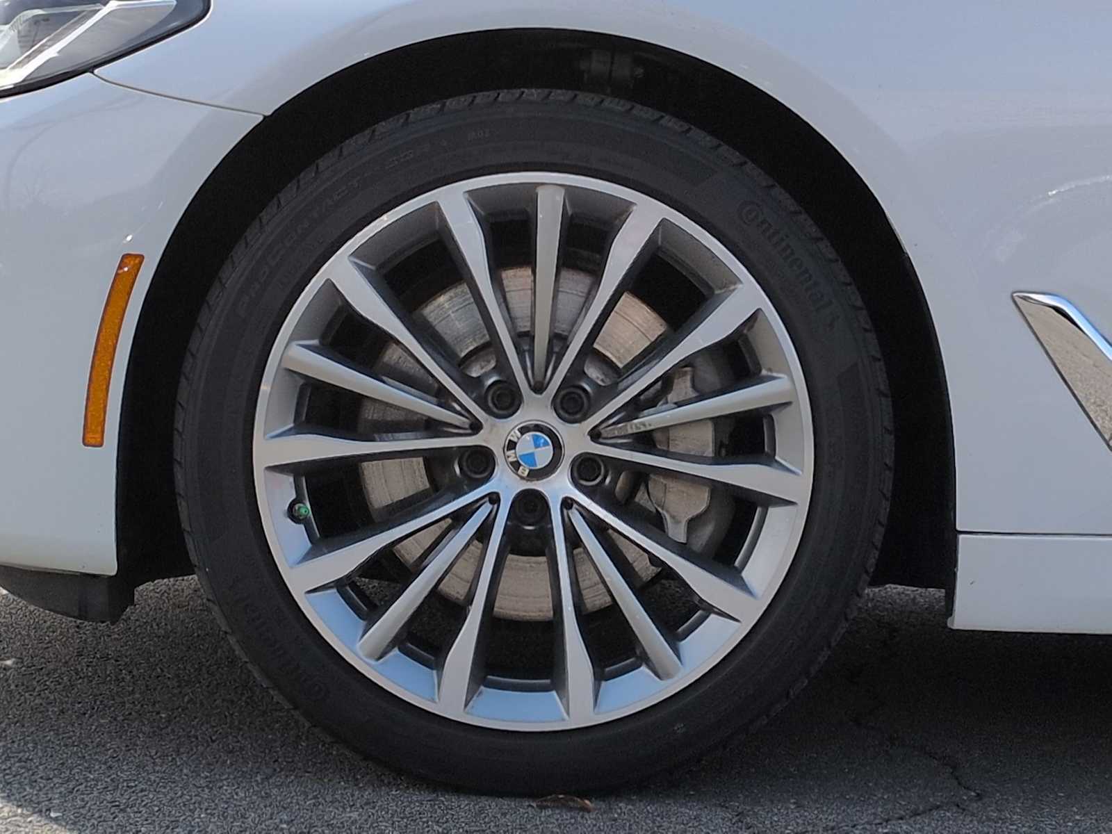 Thumbnail: 2021 BMW 5 Series - 14