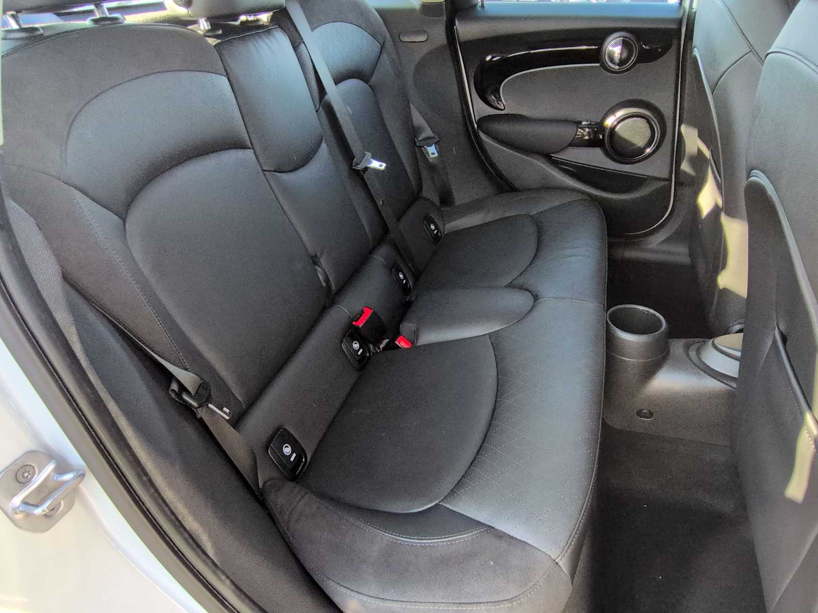 Thumbnail: 2023 MINI Cooper Hardtop - 21