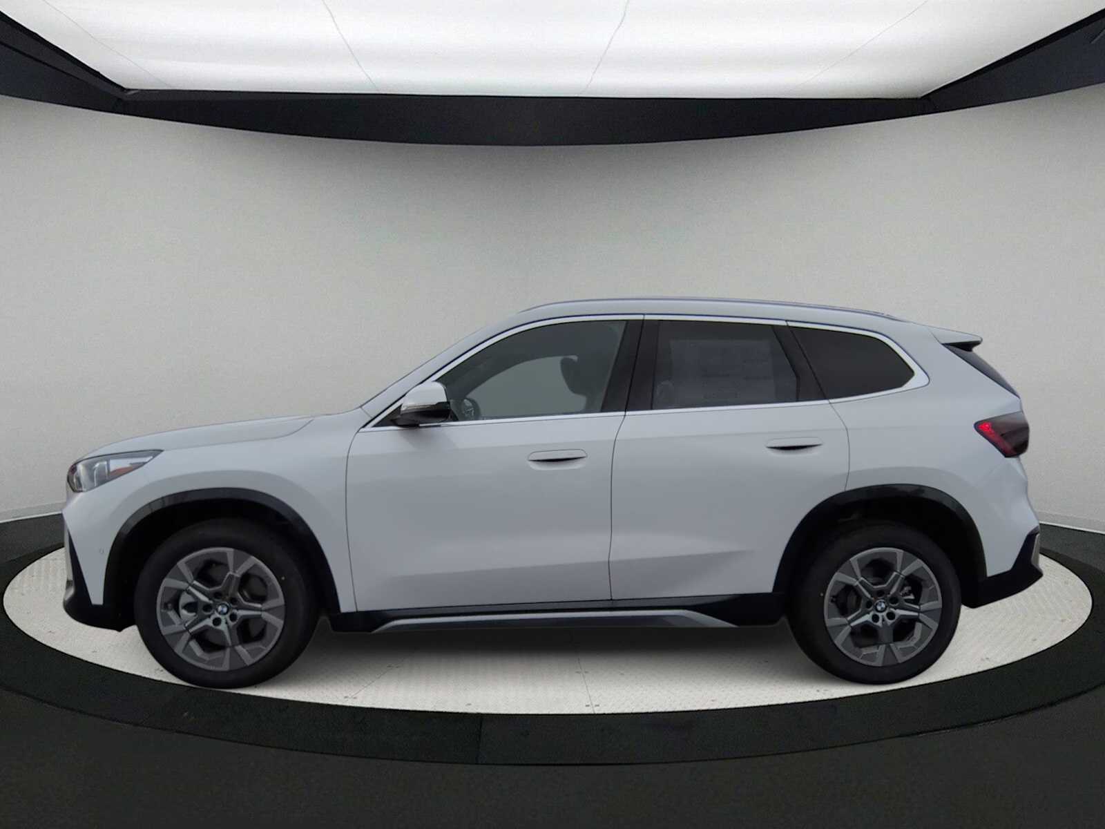 Thumbnail: 2026 BMW X1 - 5