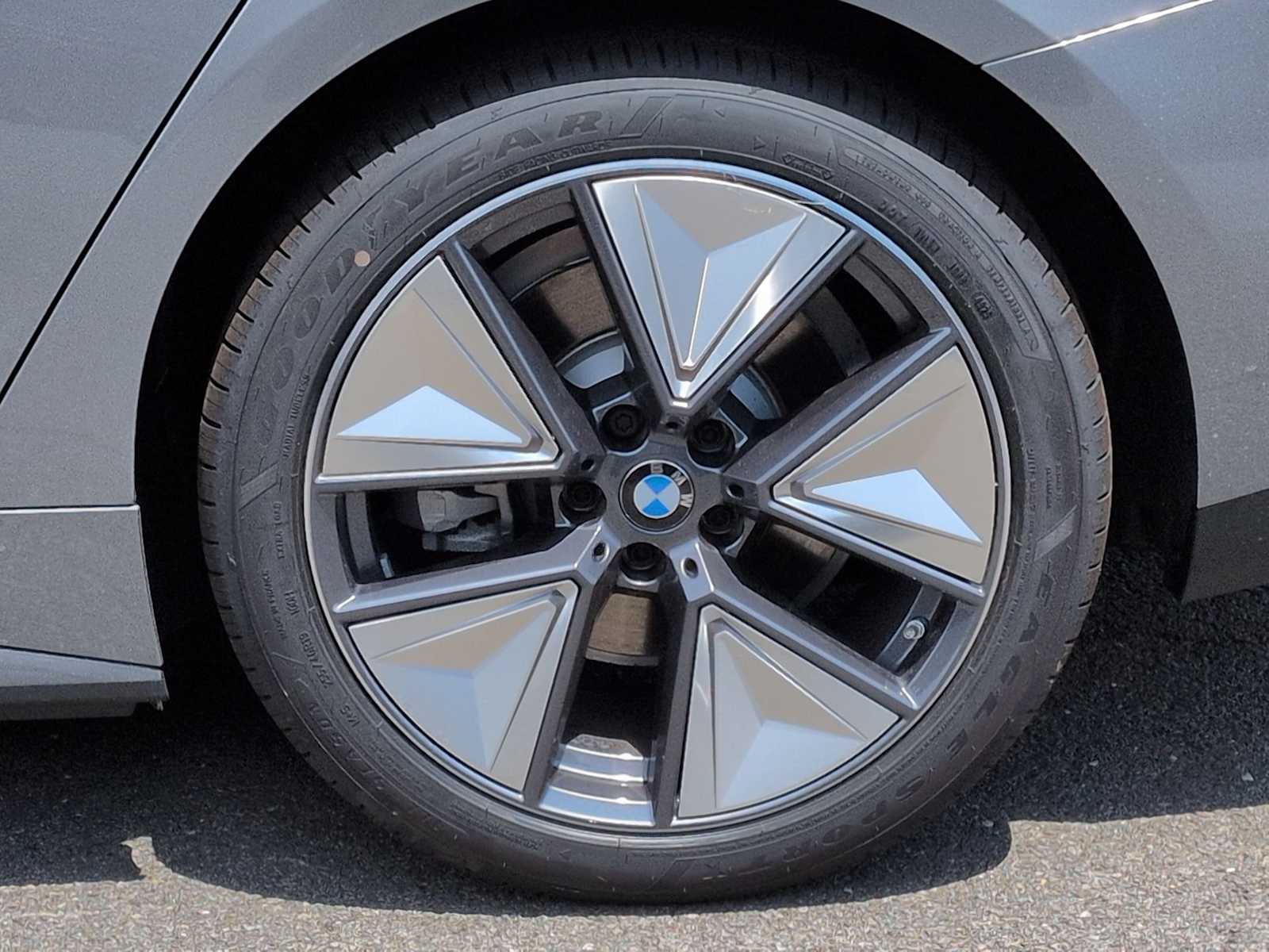 Thumbnail: 2026 BMW i4 - 14