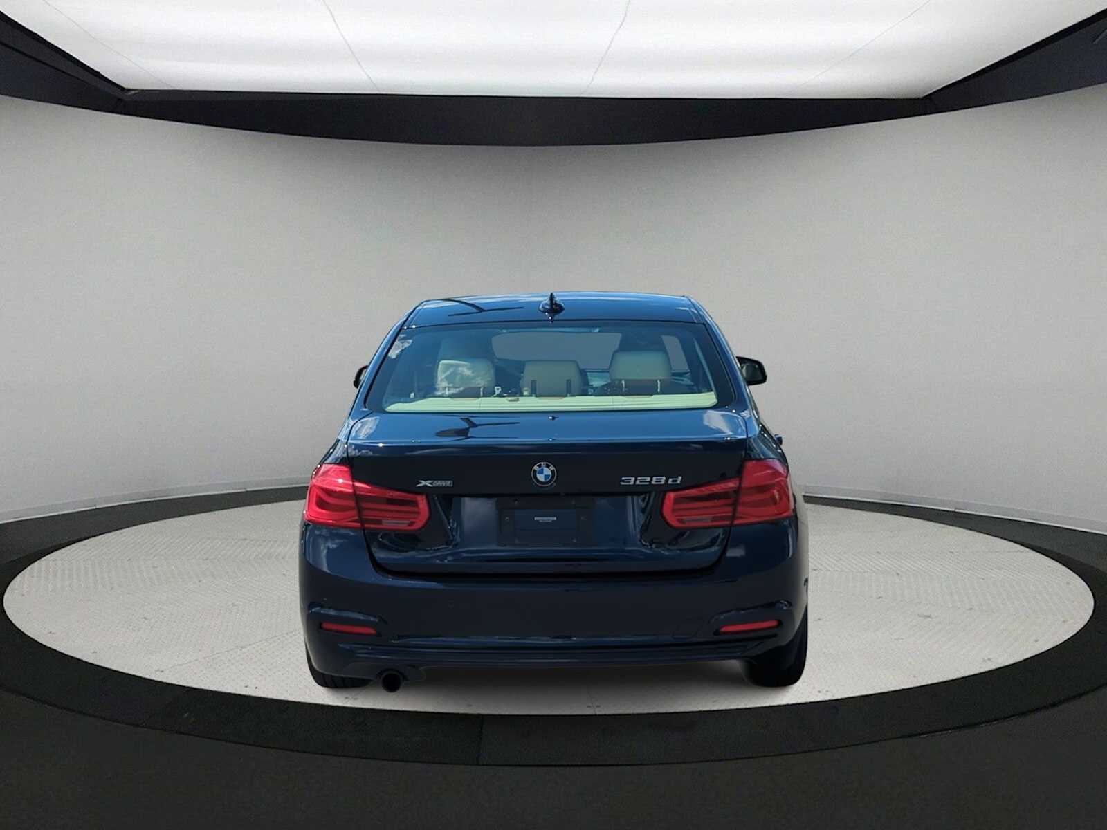 Thumbnail: 2016 BMW 3 Series - 7