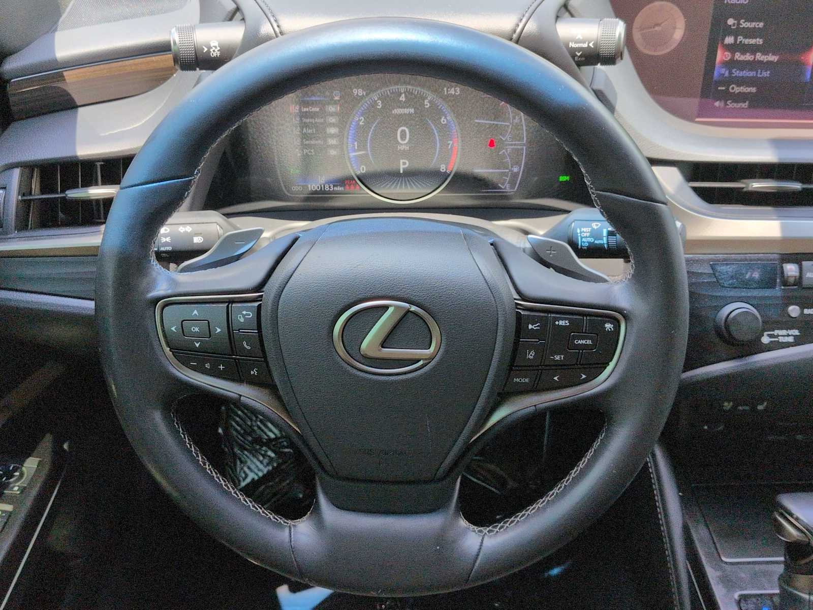 Thumbnail: 2019 Lexus ES - 25