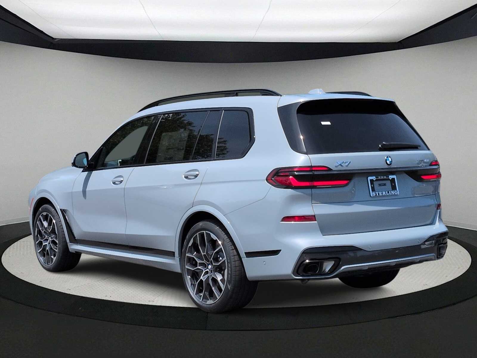 Thumbnail: 2027 BMW X7 - 6