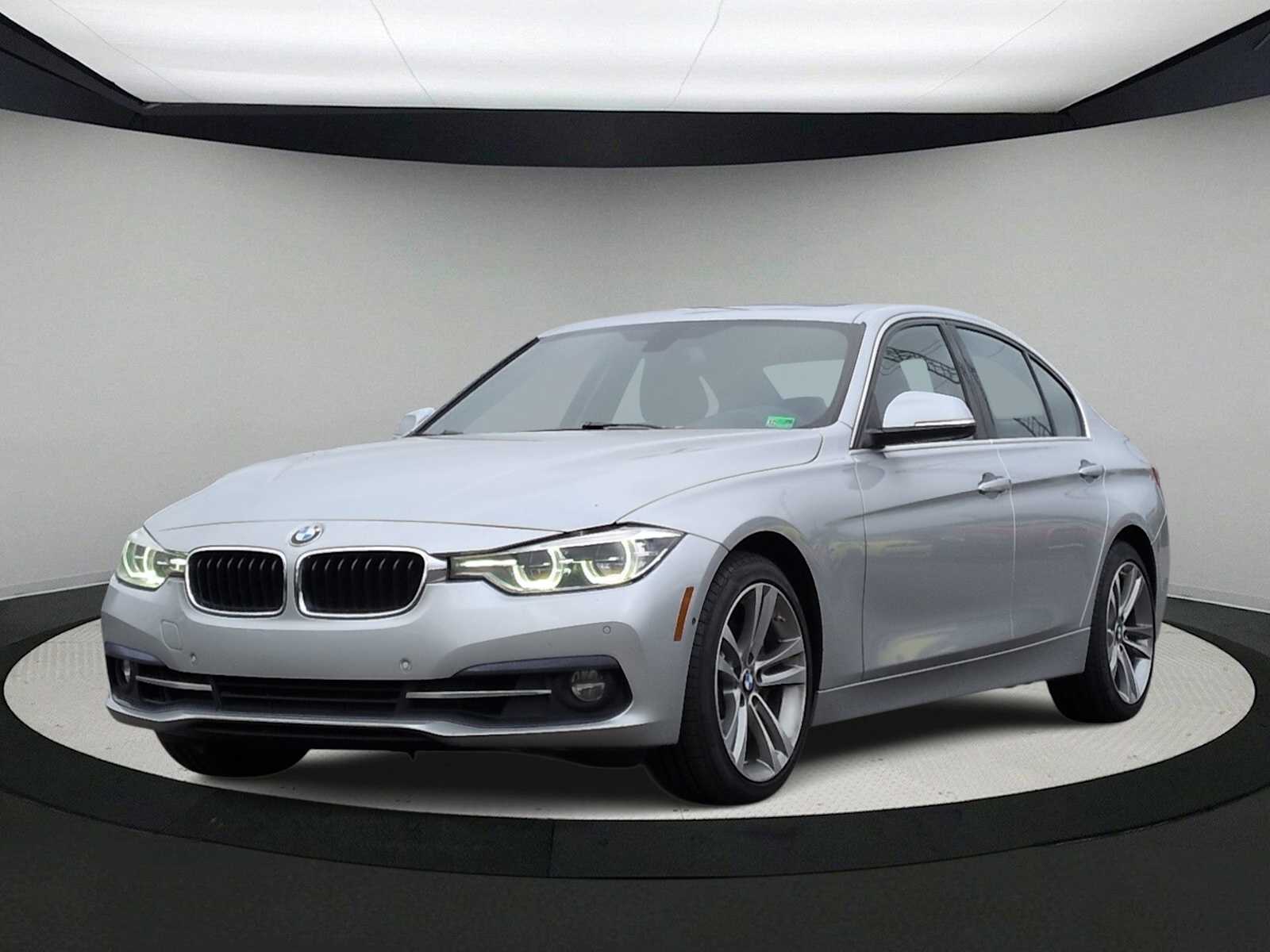 Thumbnail: 2017 BMW 3 Series - 4