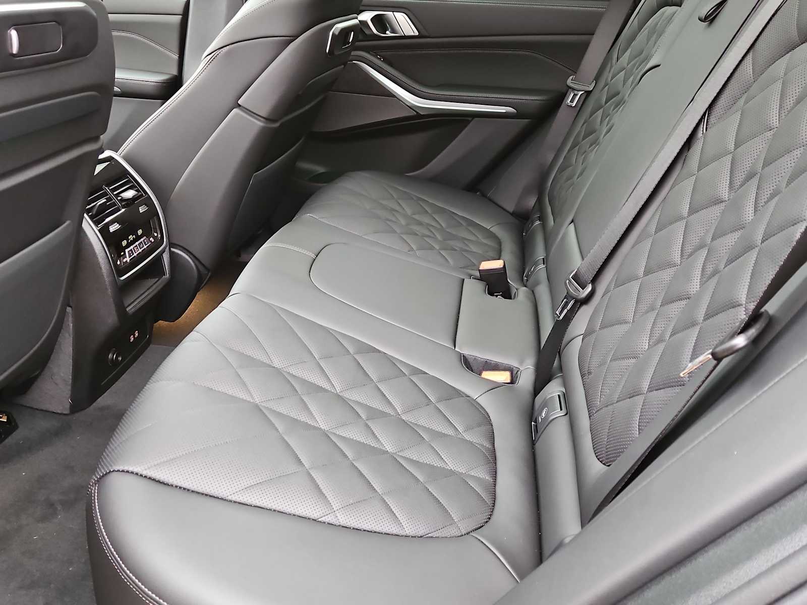 Thumbnail: 2026 BMW X5 - 15