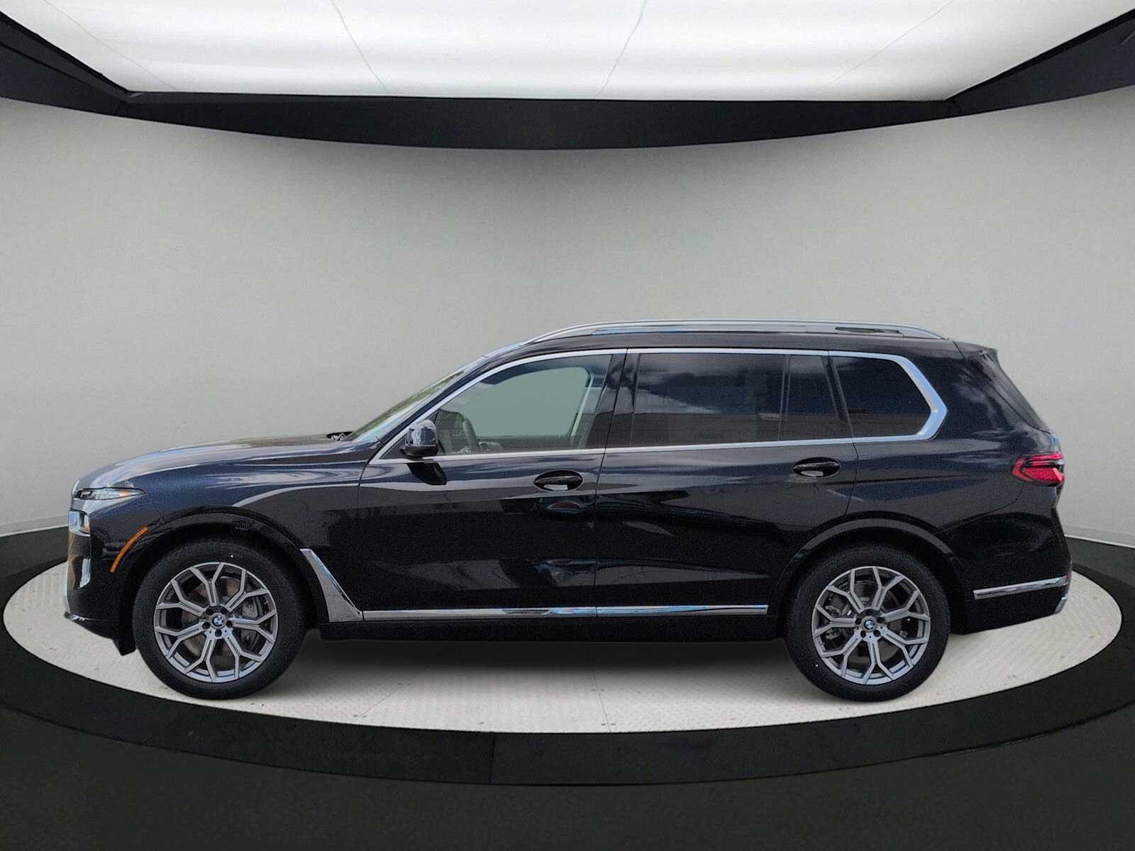 Thumbnail: 2026 BMW X7 - 5
