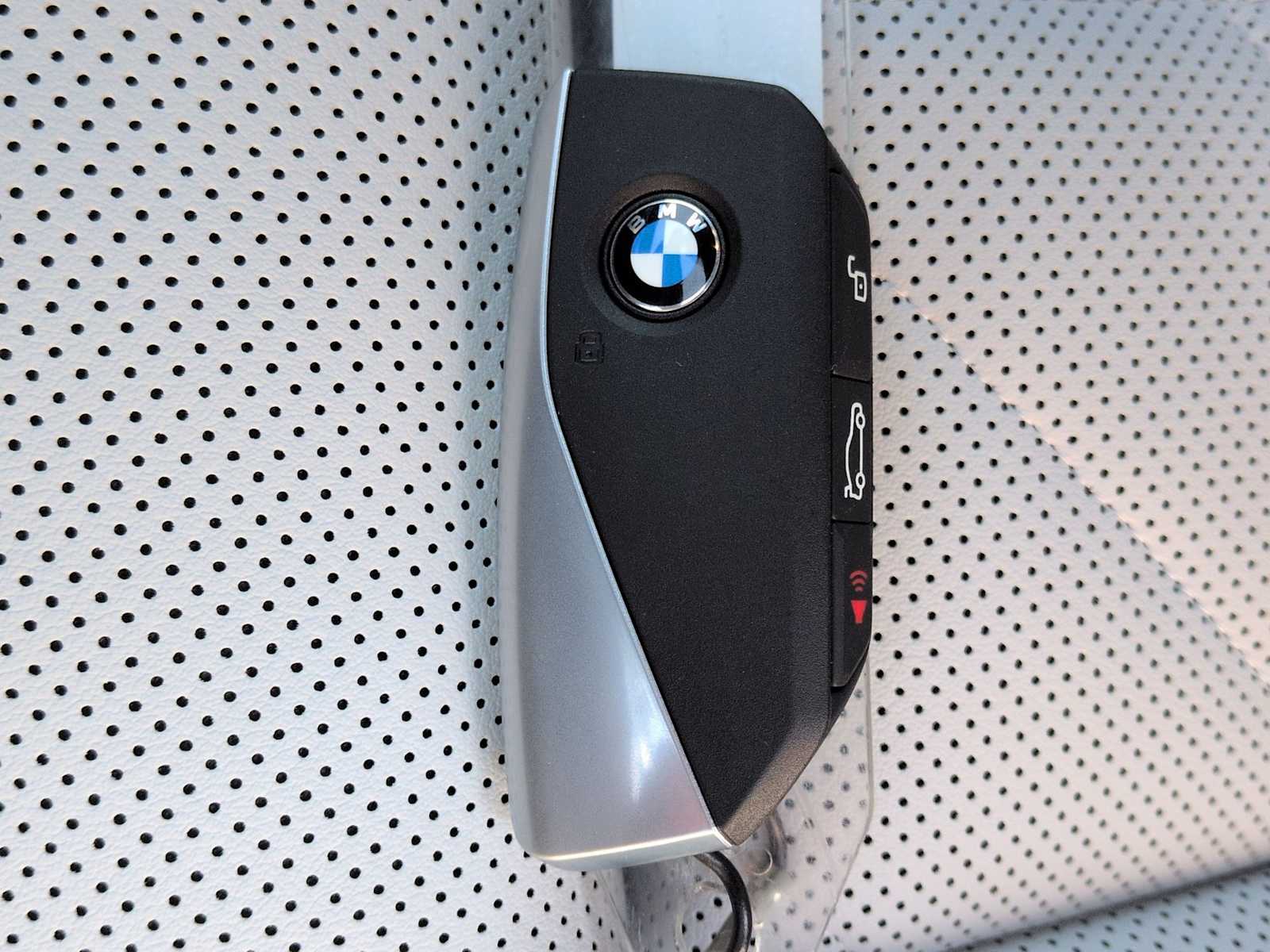Thumbnail: 2026 BMW X5 - 37
