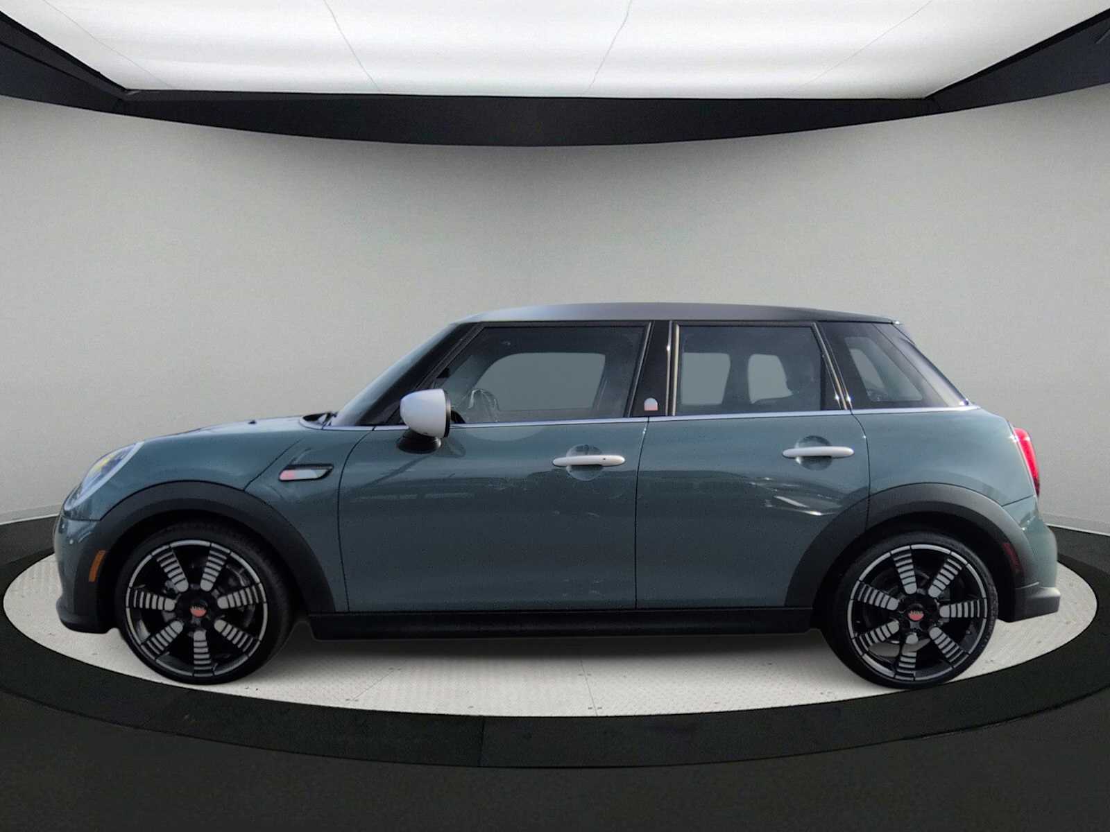 Thumbnail: 2023 MINI Cooper Hardtop - 5