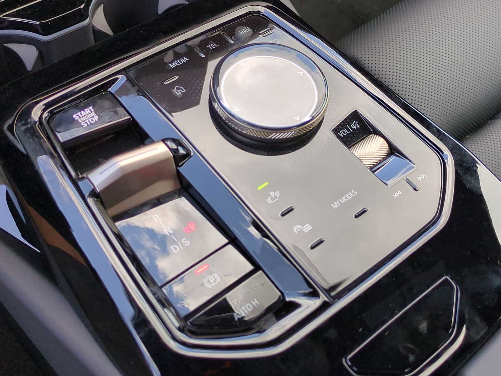 Thumbnail: 2025 BMW 5 Series - 34