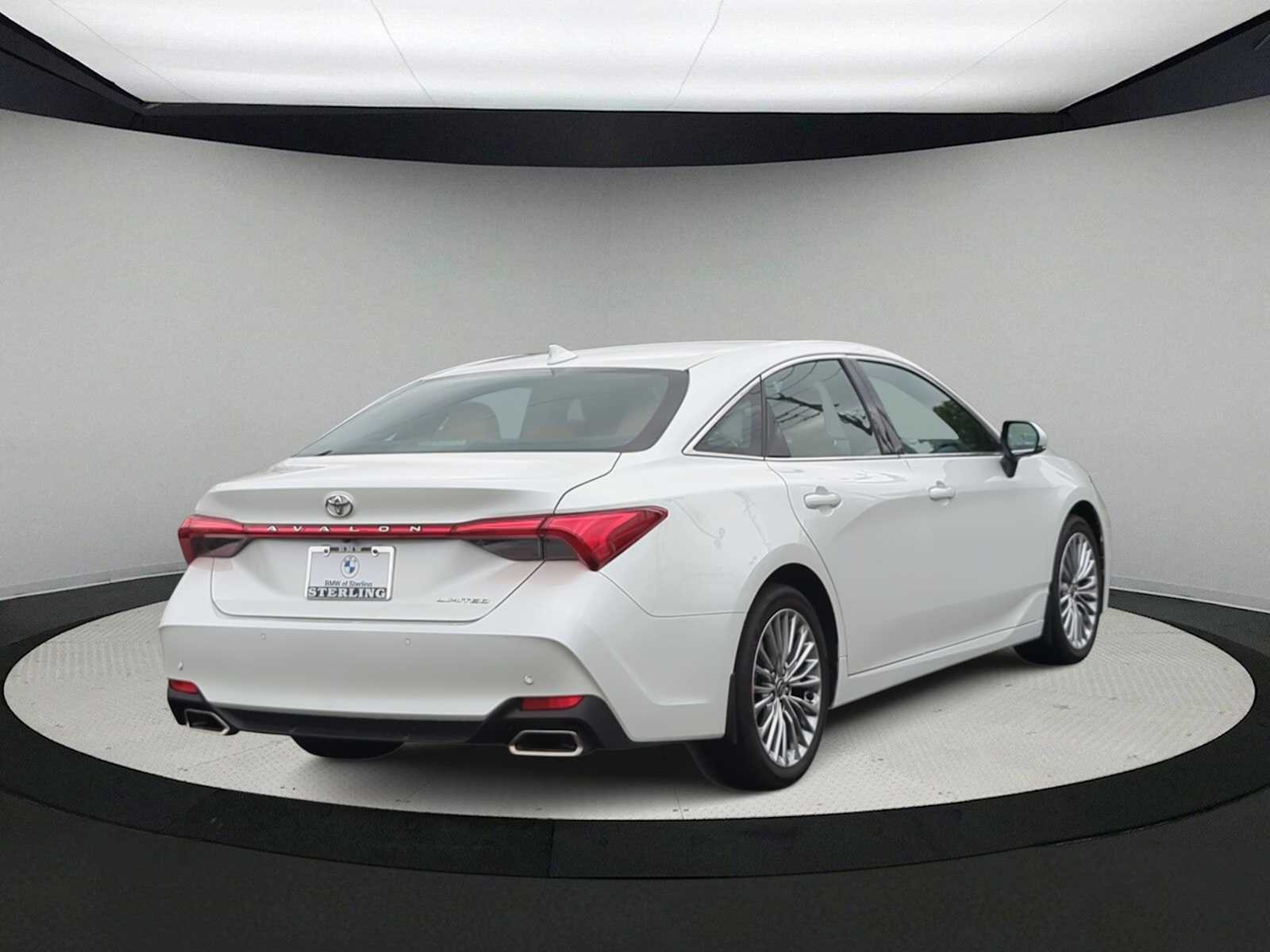 Thumbnail: 2022 Toyota Avalon - 8