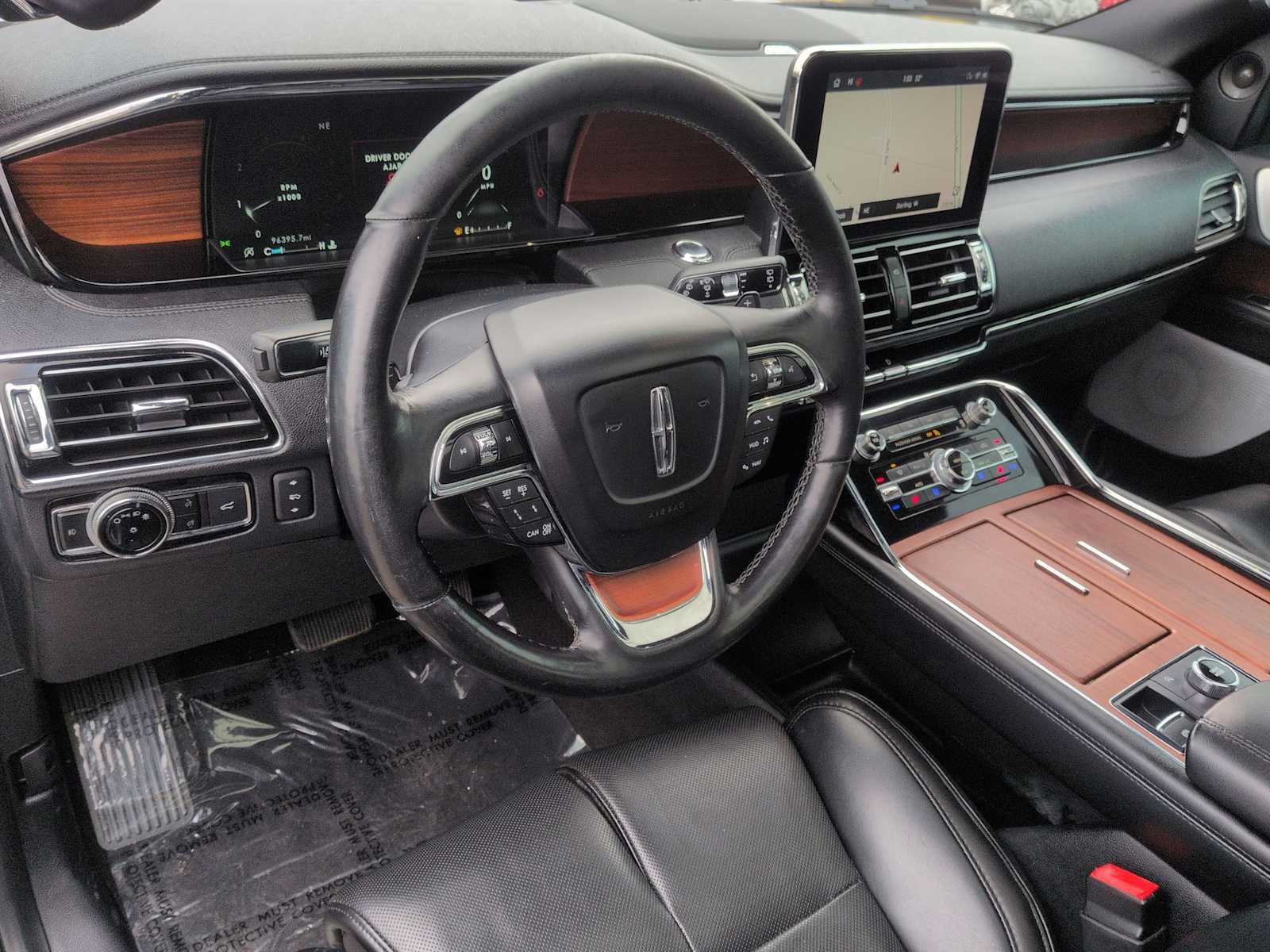 Thumbnail: 2020 Lincoln Navigator L - 10