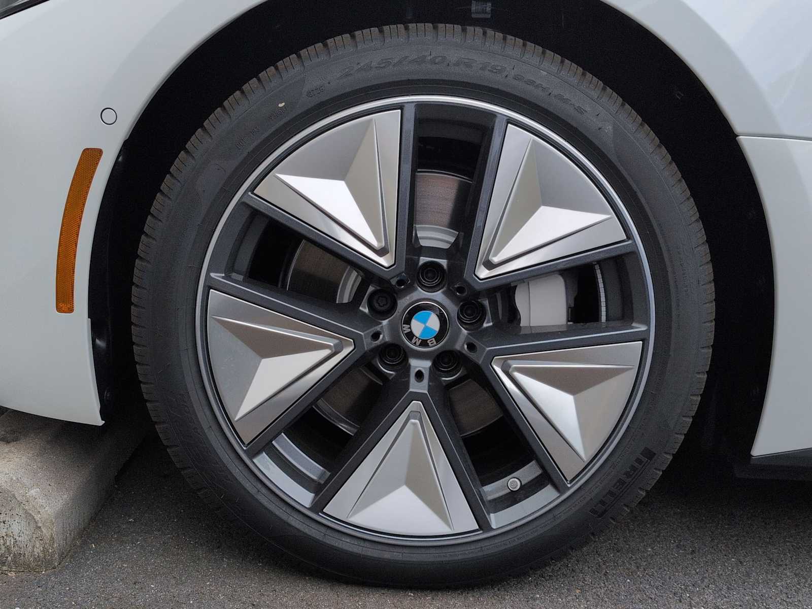 Thumbnail: 2026 BMW i4 - 14