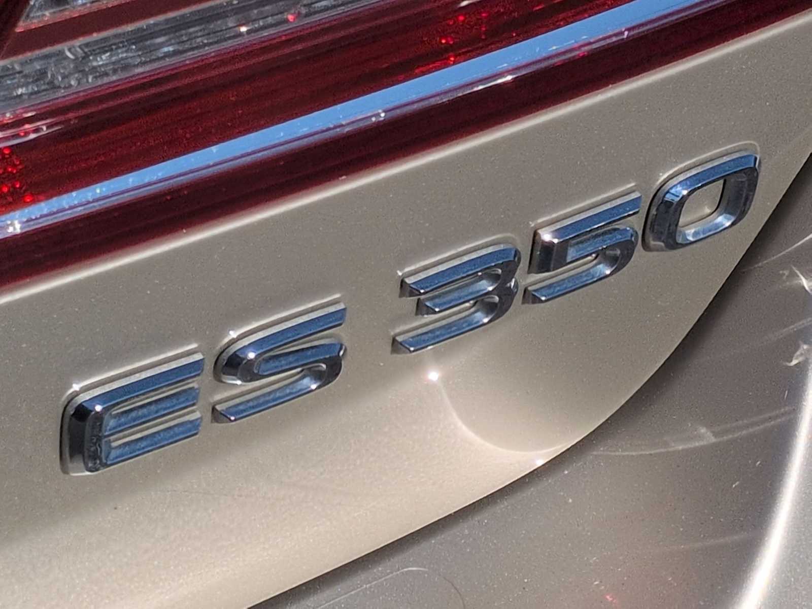 Thumbnail: 2011 Lexus ES - 13