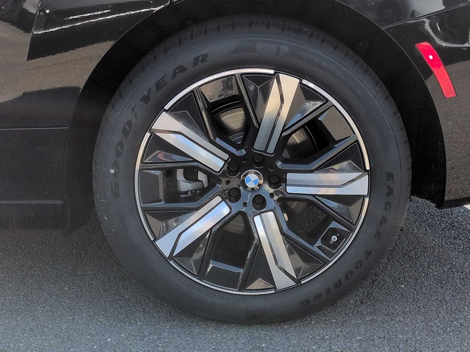 Thumbnail: 2026 BMW iX - 14