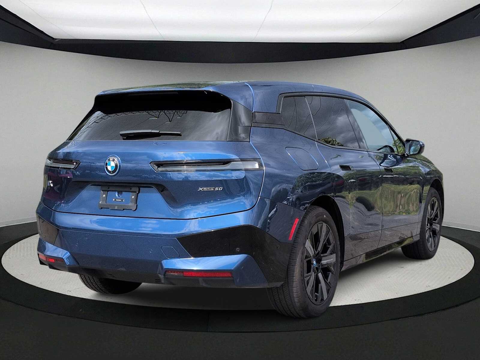 Thumbnail: 2025 BMW iX - 8
