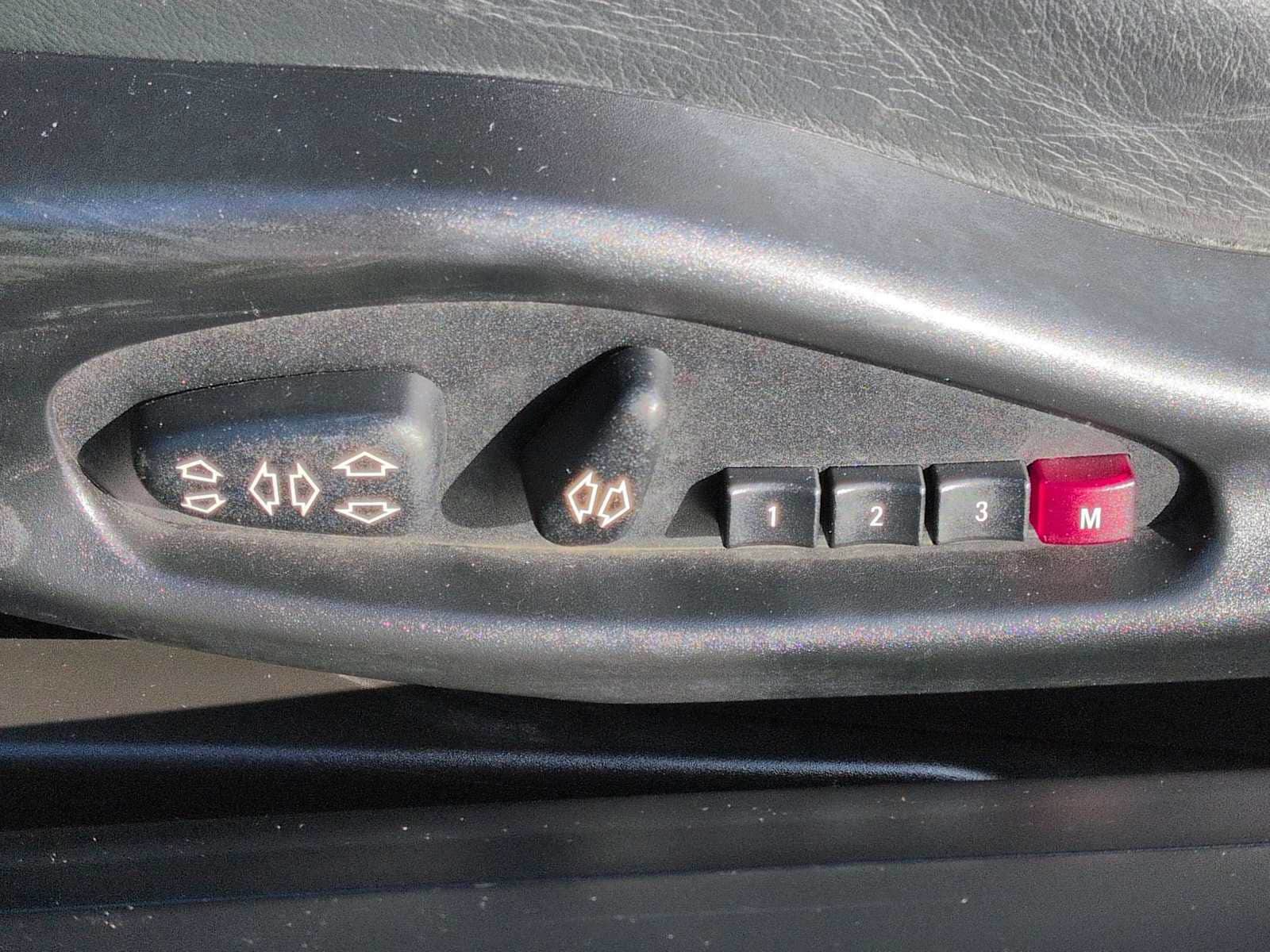 Thumbnail: 2004 BMW 3 Series - 16