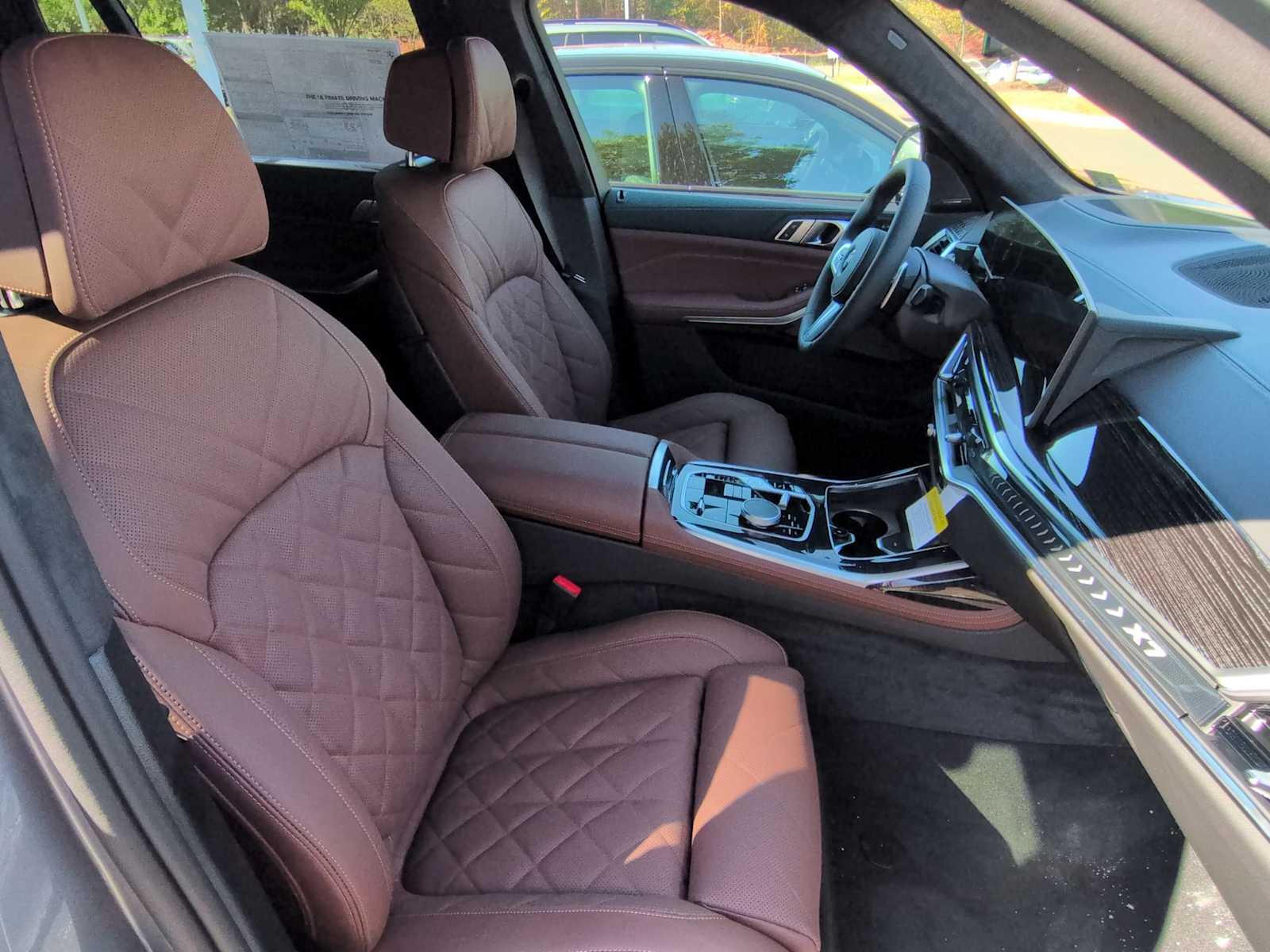 Thumbnail: 2026 BMW X7 - 24