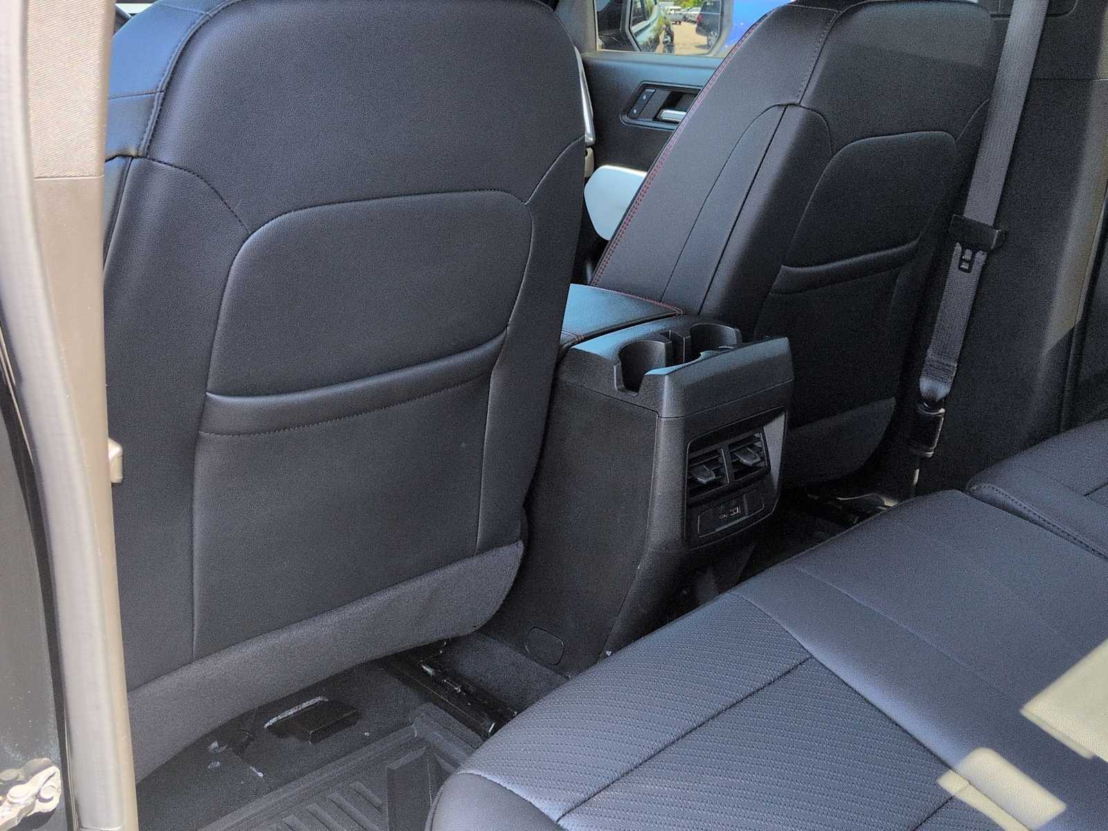 Thumbnail: 2024 GMC Canyon - 18