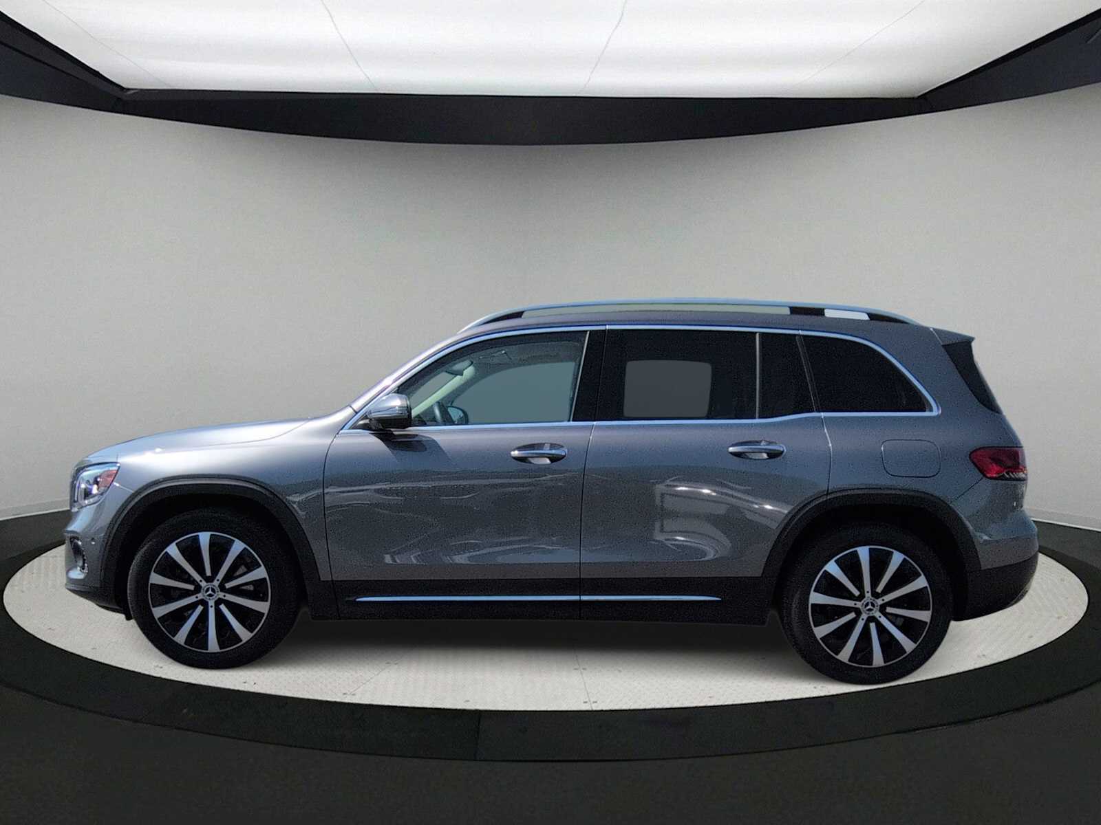 Thumbnail: 2020 Mercedes-Benz GLB - 5