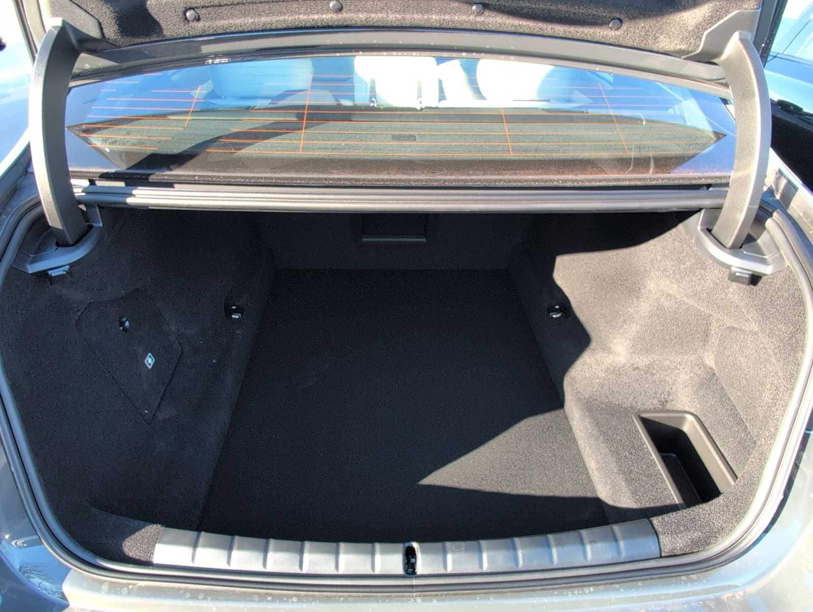 Thumbnail: 2026 BMW 7 Series - 35