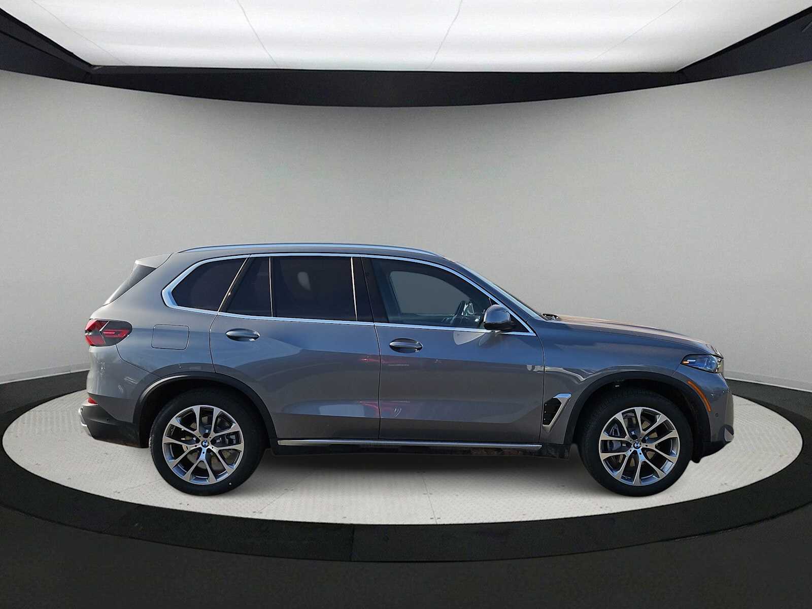 Thumbnail: 2026 BMW X5 - 9