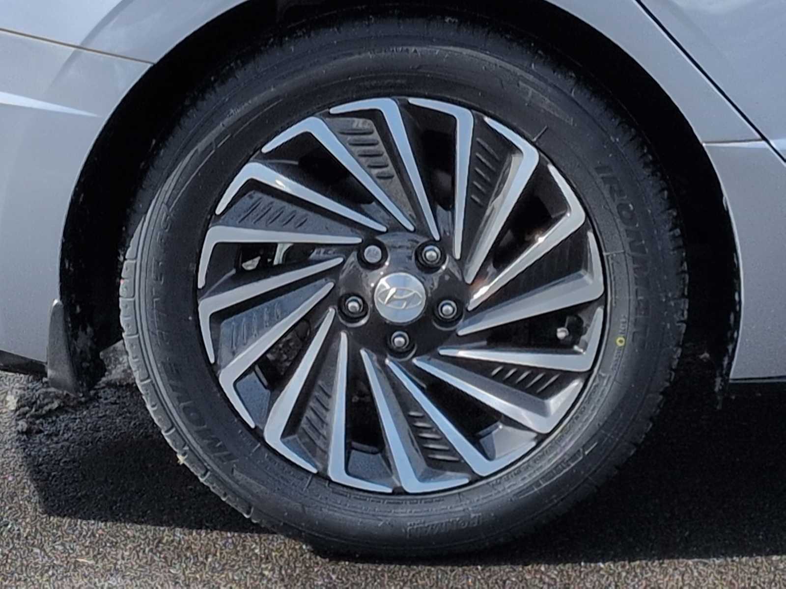 Thumbnail: 2023 Hyundai Sonata - 14