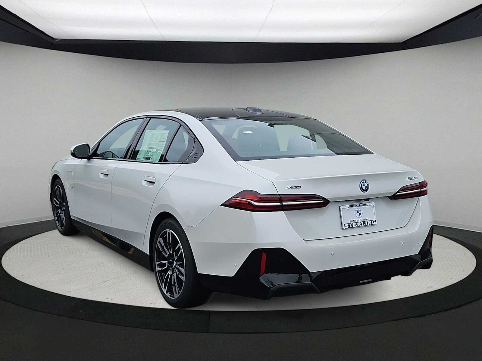 Thumbnail: 2026 BMW 5 Series - 6