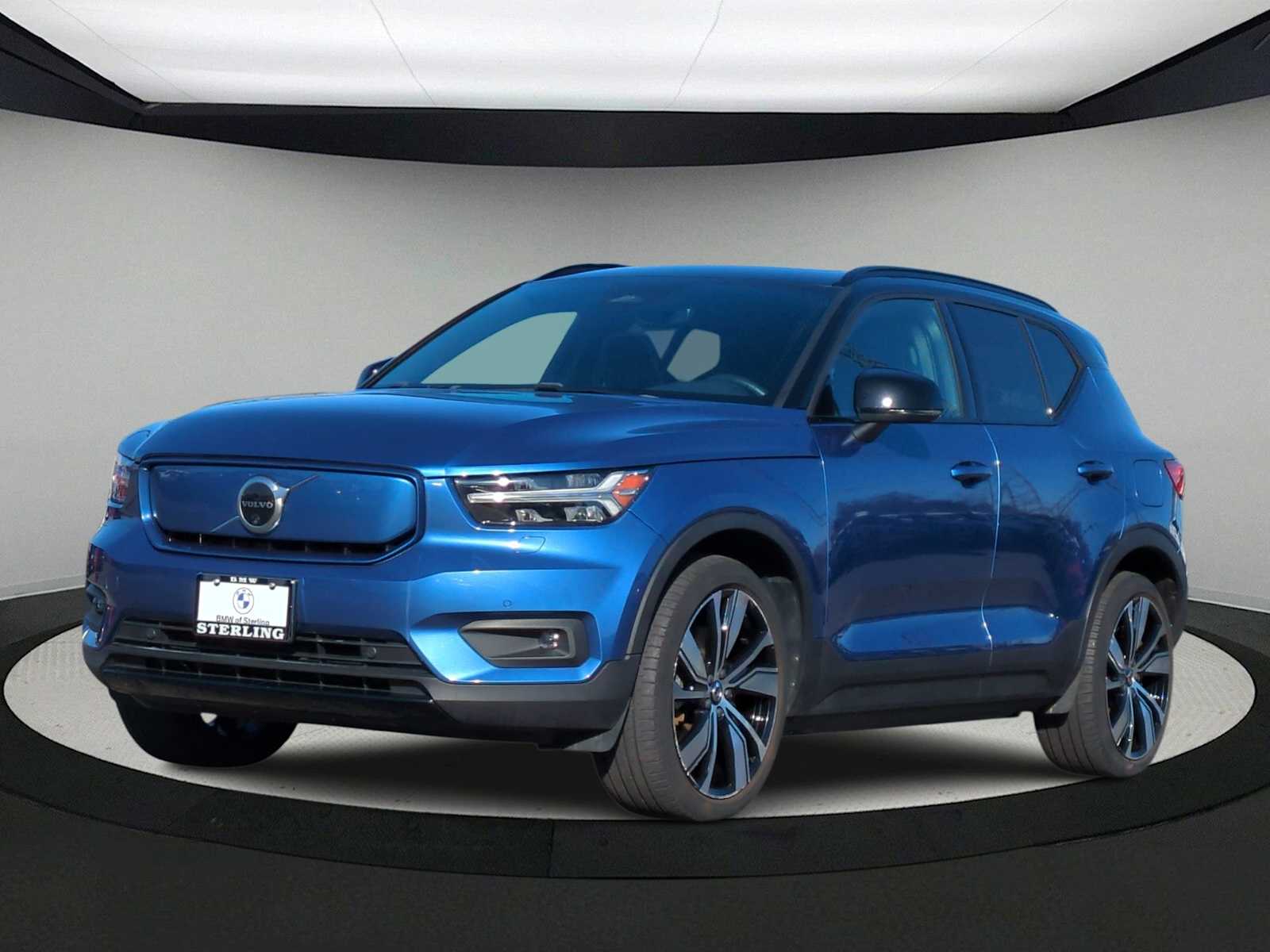 Thumbnail: 2021 Volvo XC40 - 4