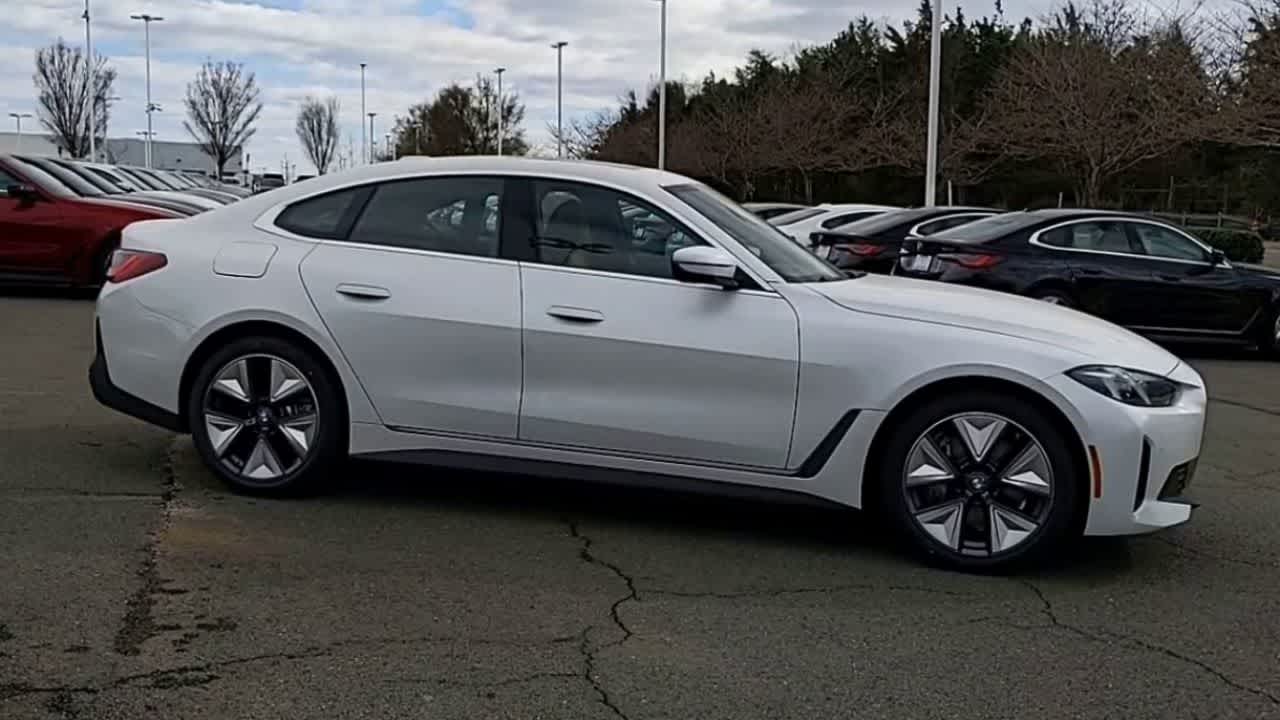 Thumbnail: 2025 BMW i4 - 9