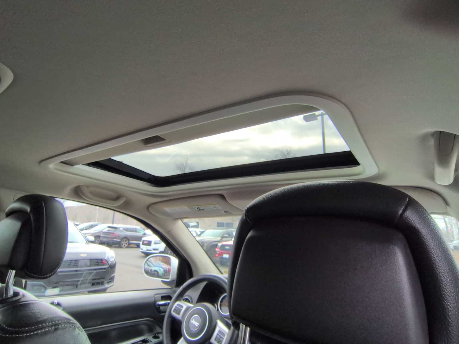 Thumbnail: 2017 Jeep Compass - 23