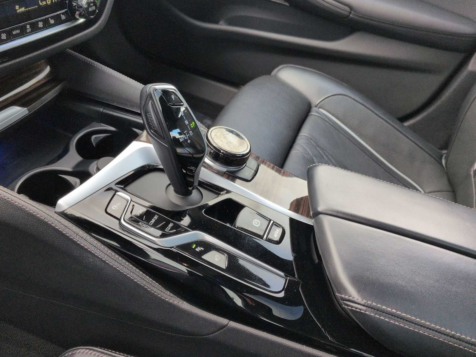 Thumbnail: 2021 BMW 5 Series - 34