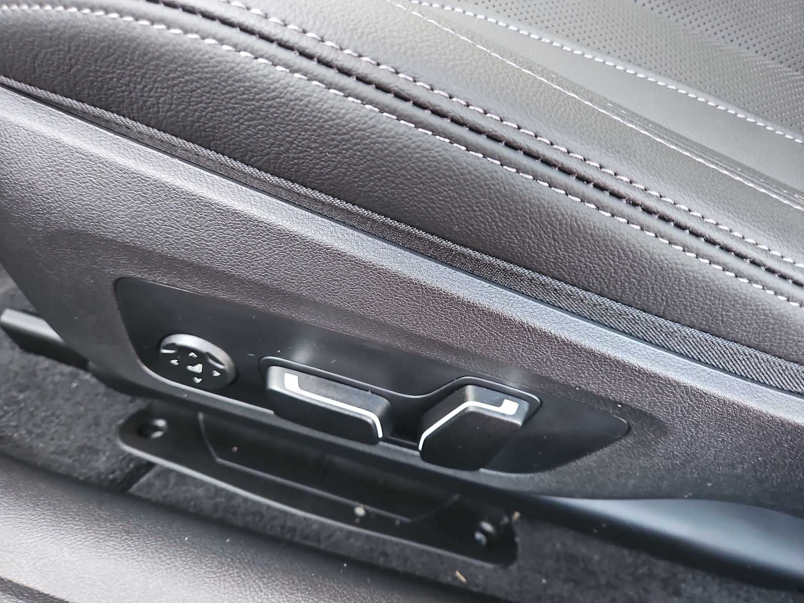 Thumbnail: 2026 BMW 4 Series - 14