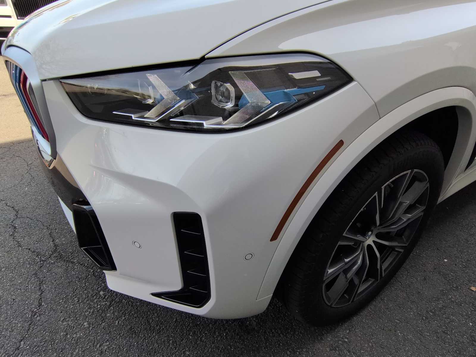 Thumbnail: 2026 BMW X5 - 10