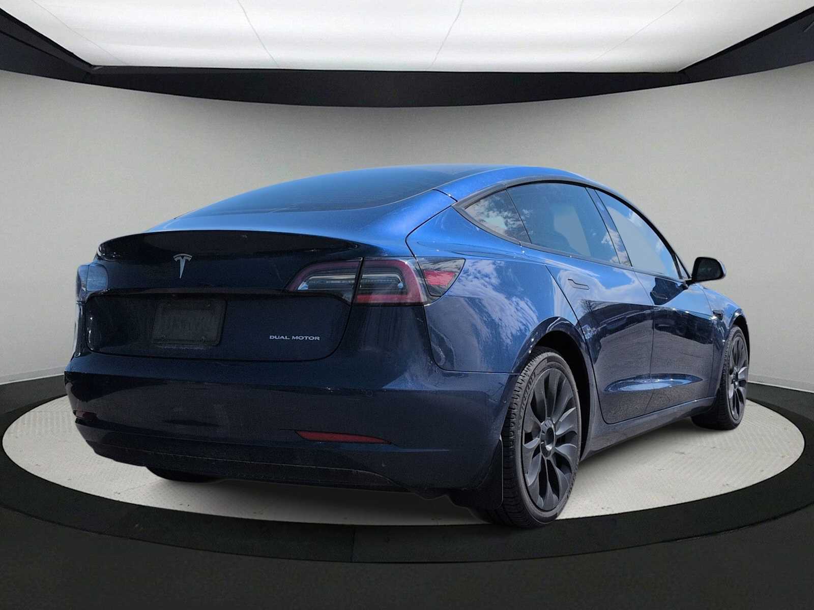 Thumbnail: 2022 Tesla Model 3 - 8