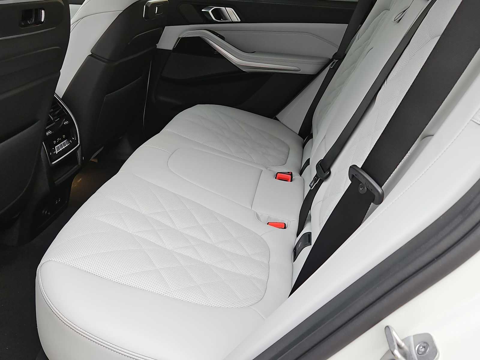 Thumbnail: 2026 BMW X5 - 18