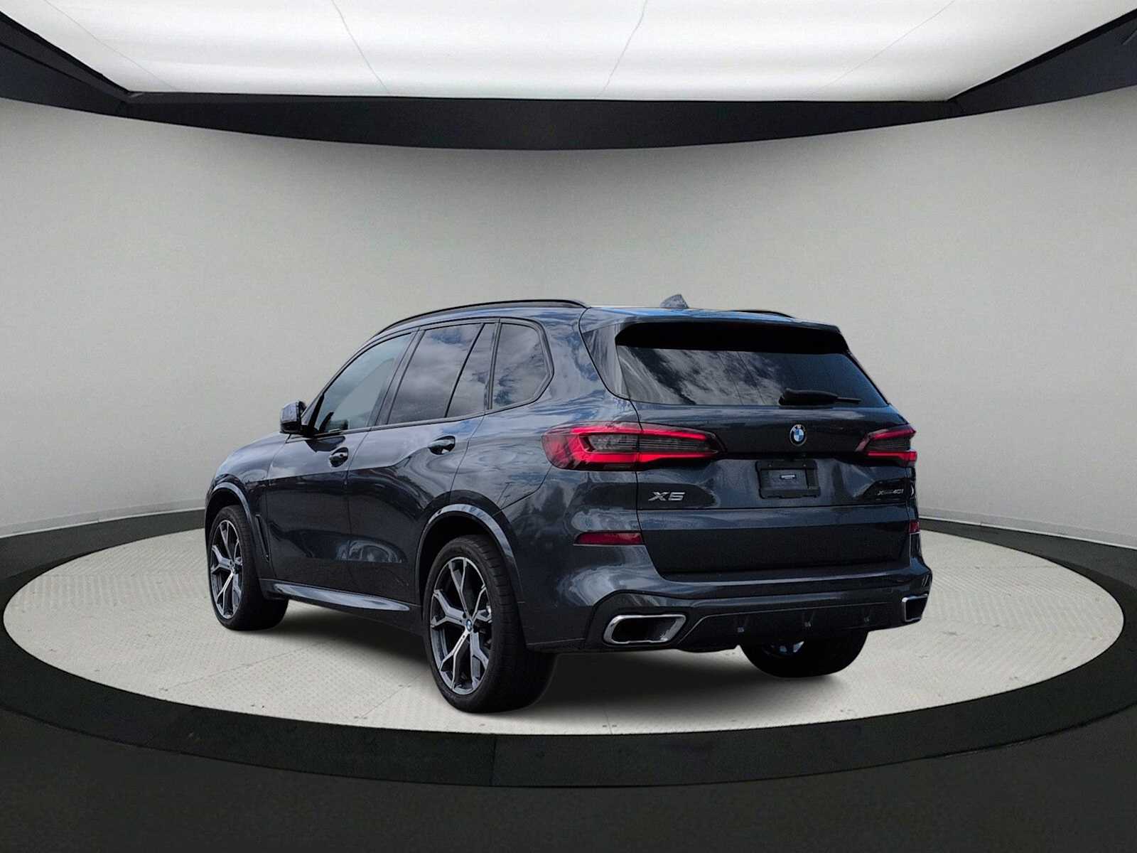 Thumbnail: 2021 BMW X5 - 6