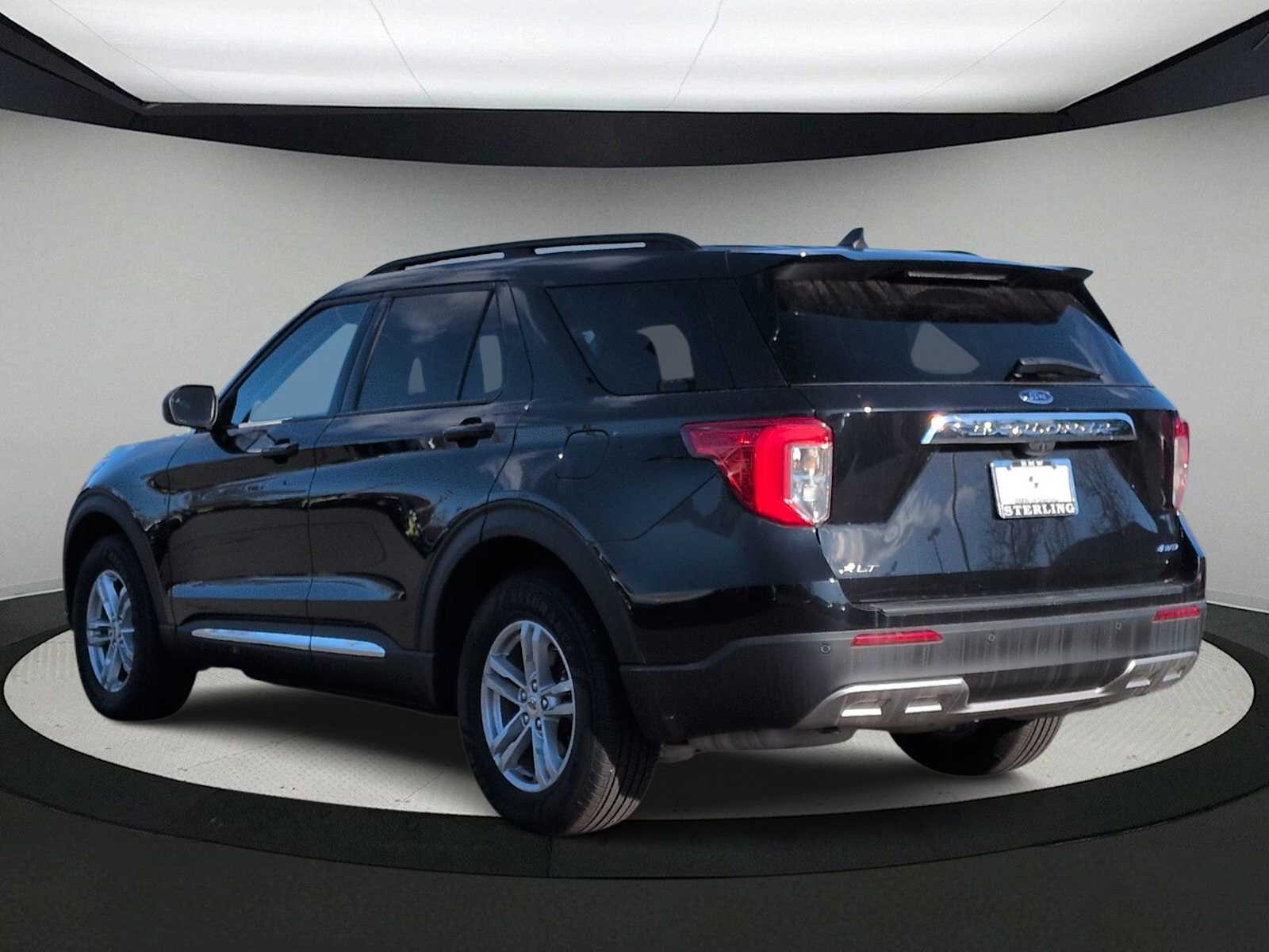 Thumbnail: 2023 Ford Explorer - 6