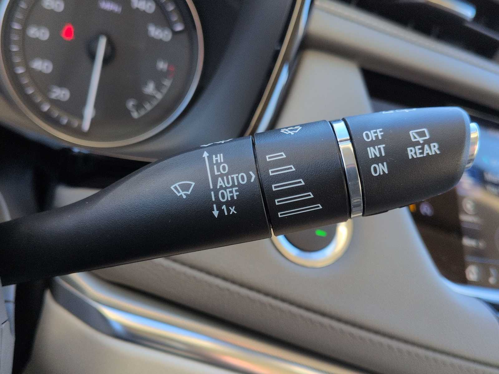 Thumbnail: 2025 Cadillac XT5 - 28