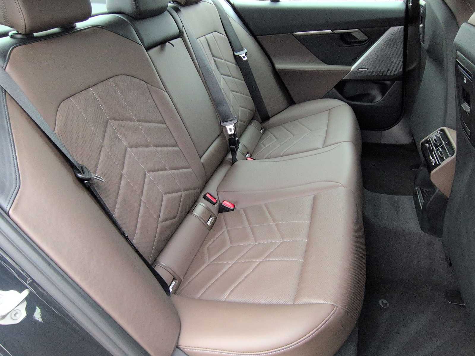 Thumbnail: 2025 BMW i5 - 21