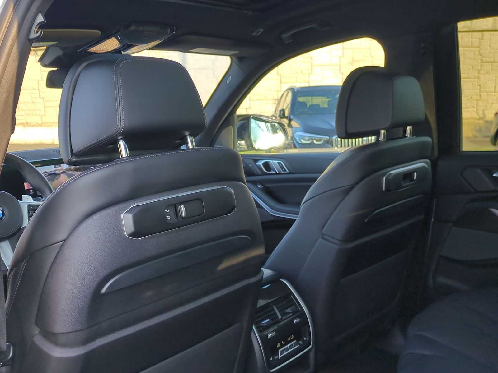 Thumbnail: 2023 BMW X7 - 18